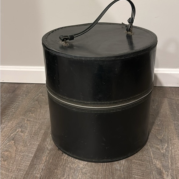 Other - Vintage Black Round Leather Hat Box with zipper and handle